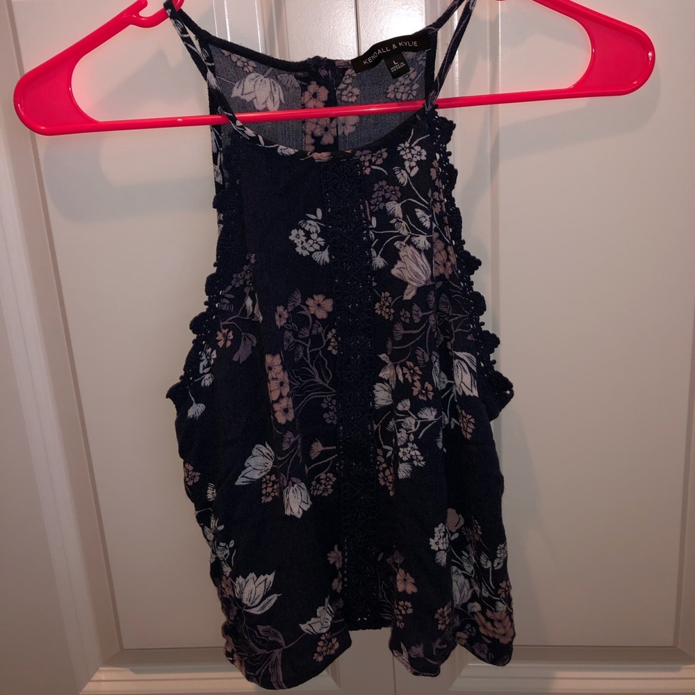 KENDALL AND KYLIE floral tank